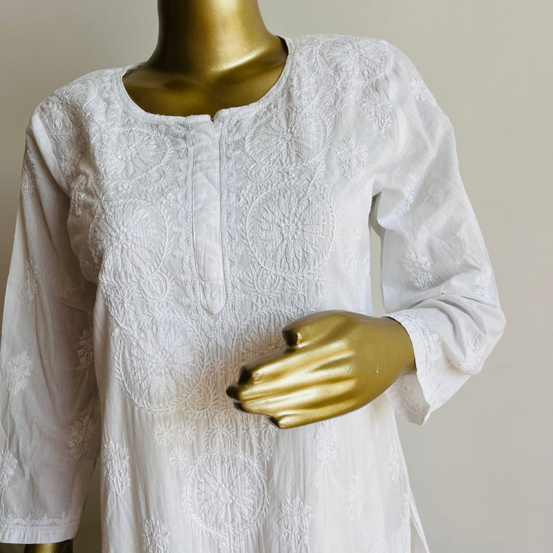 LAta white pure cotton Chikankari Kurta Libaas e Lucknow