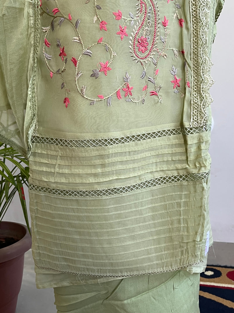 GREEN EMBROIDERED GEORGETTE SUIT Libaas e Lucknow